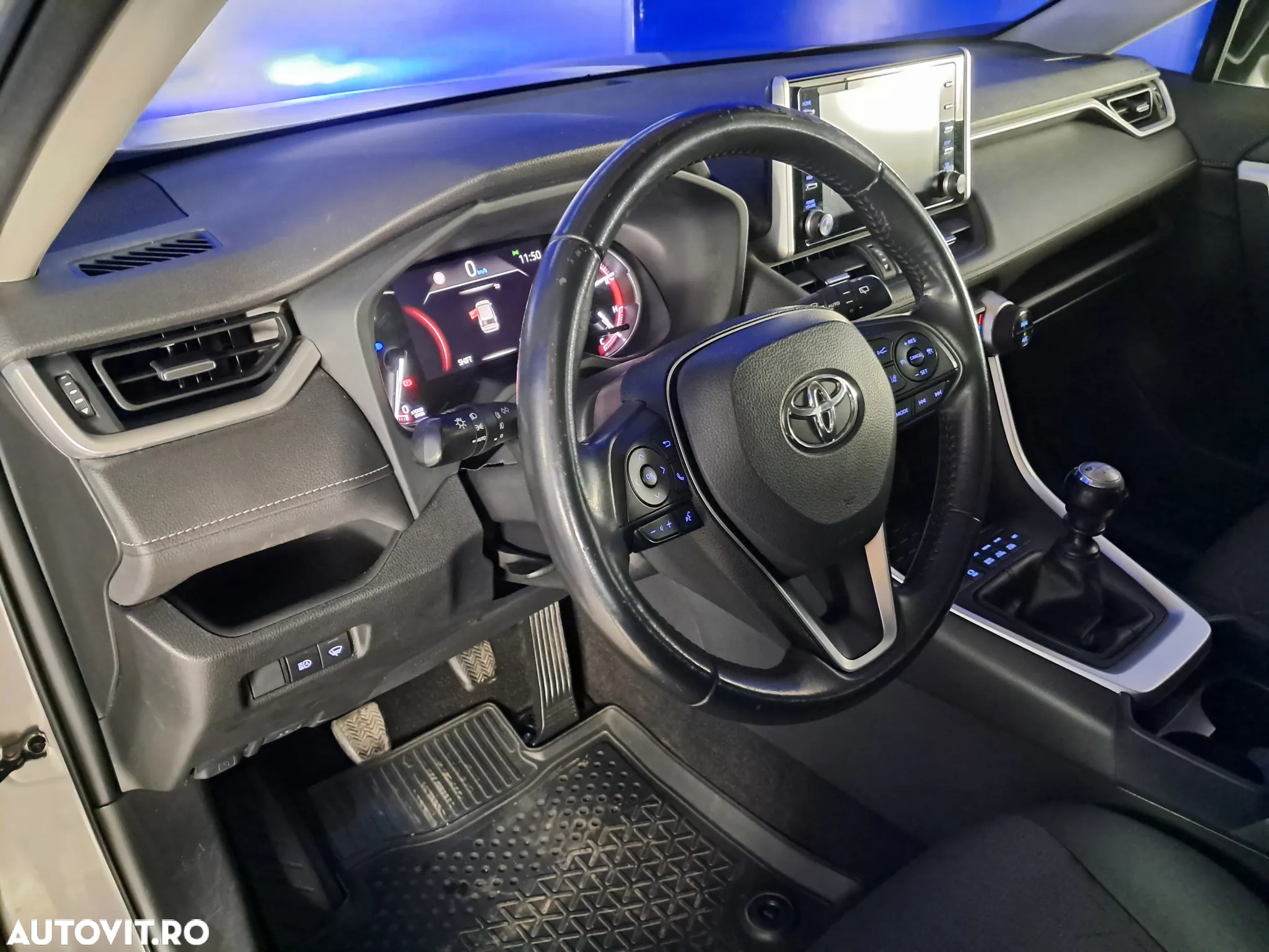 Toyota RAV4 - 10