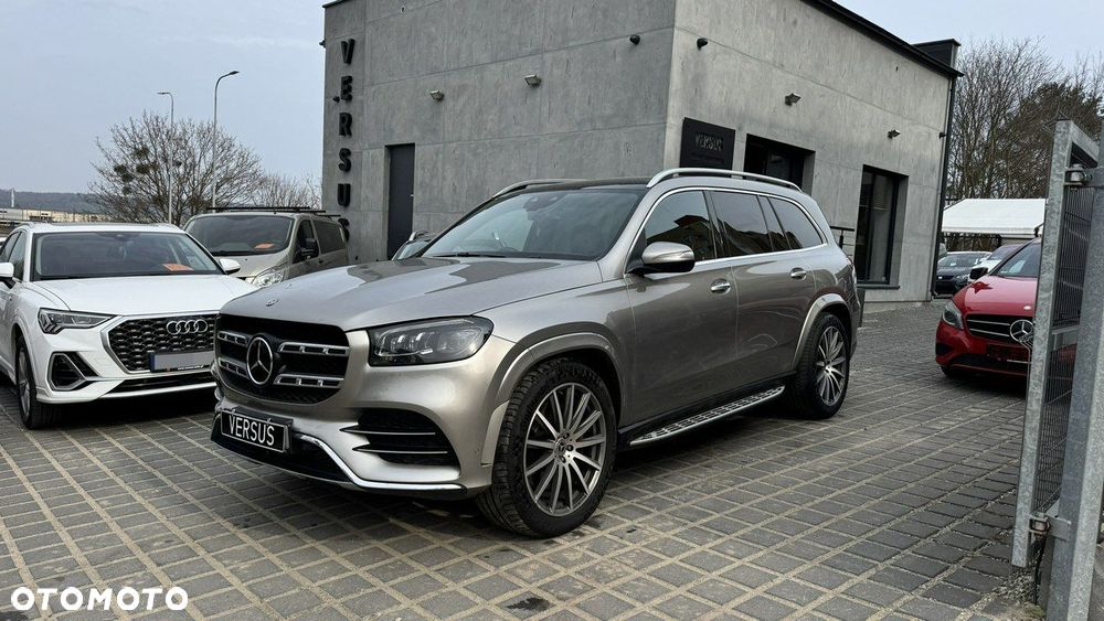 Mercedes-Benz GLS - 1