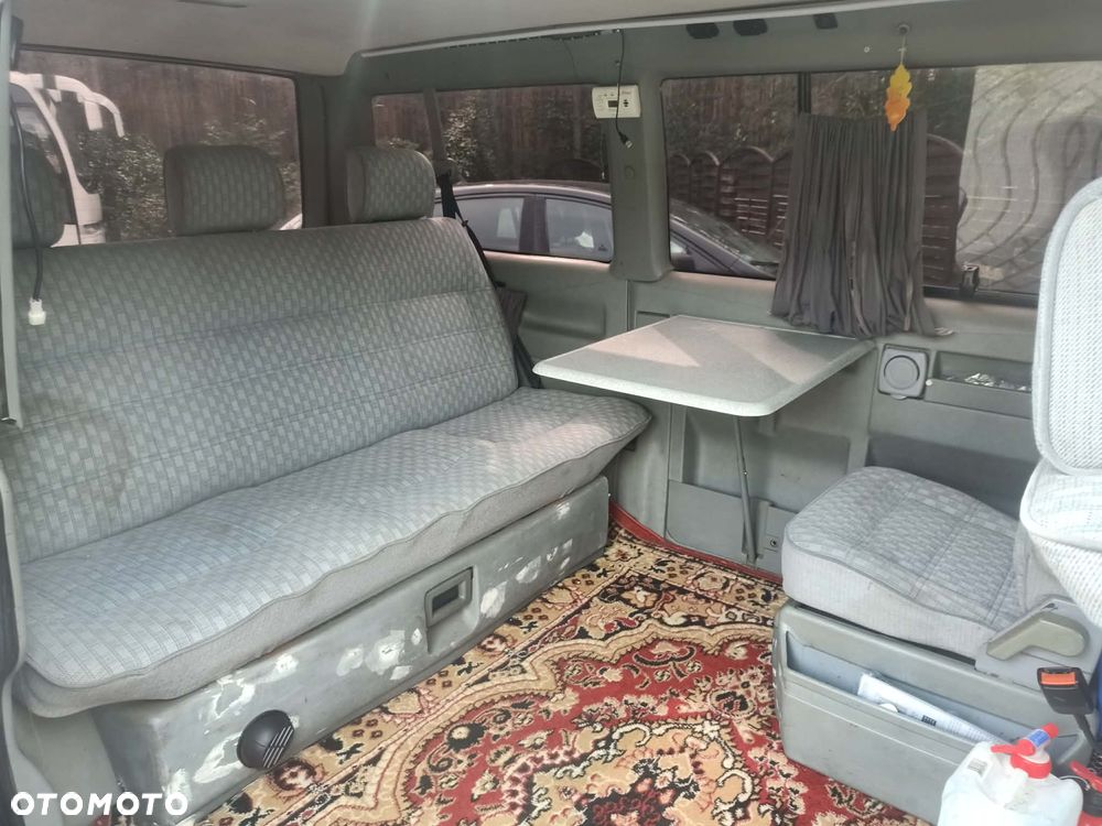 Volkswagen Multivan - 8