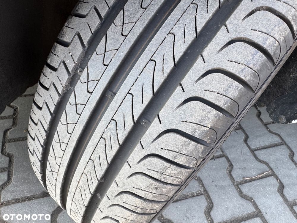 Opel Astra 1.2 T Edition S&S - 12