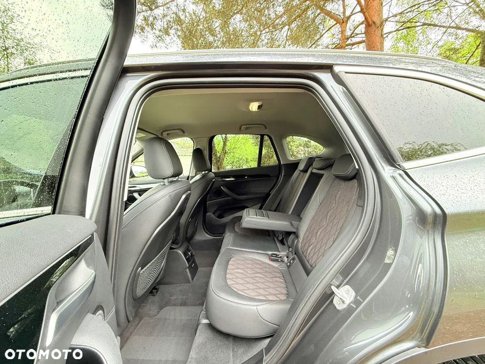 BMW X1 xDrive18d xLine - 24