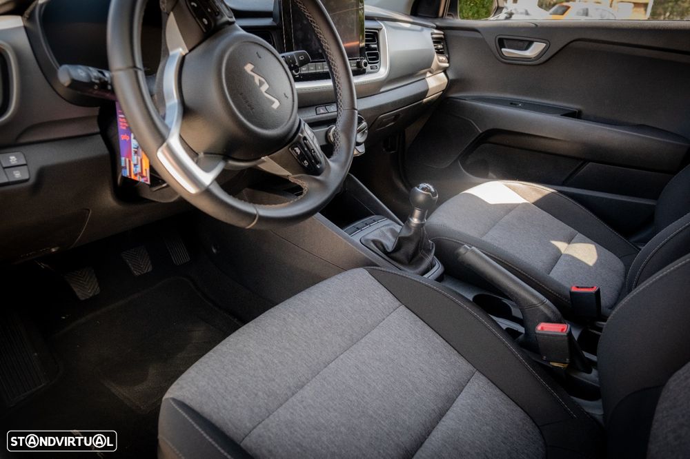 Kia Stonic 1.2 MPi Dynamic - 10