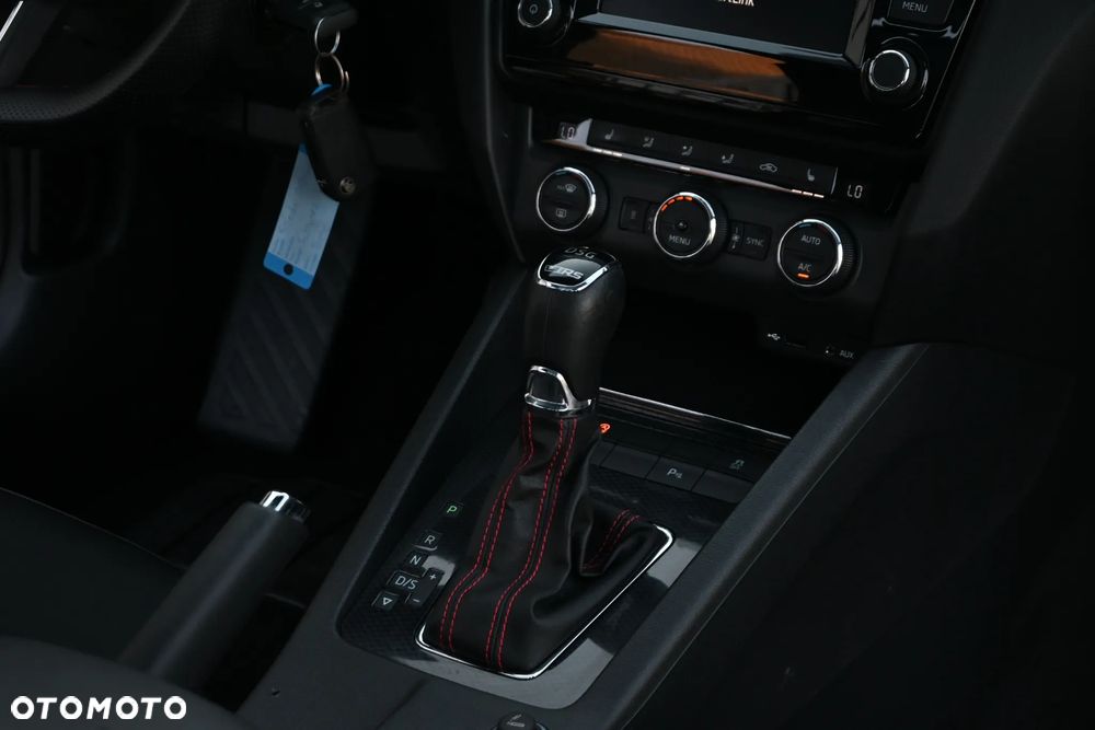 Skoda Octavia 2.0 TDI DSG RS - 22