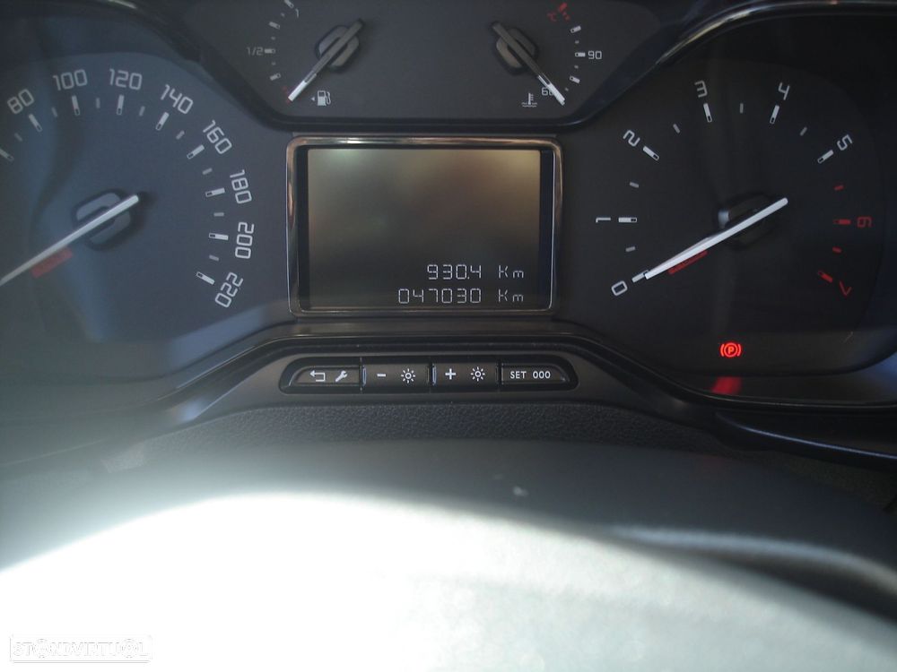 Toyota Proace City 1.5D L1 Exclusive - 10