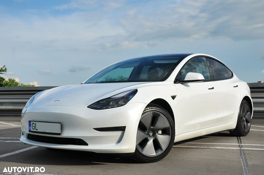 TESLA Model 3 2022 — imagine 2
