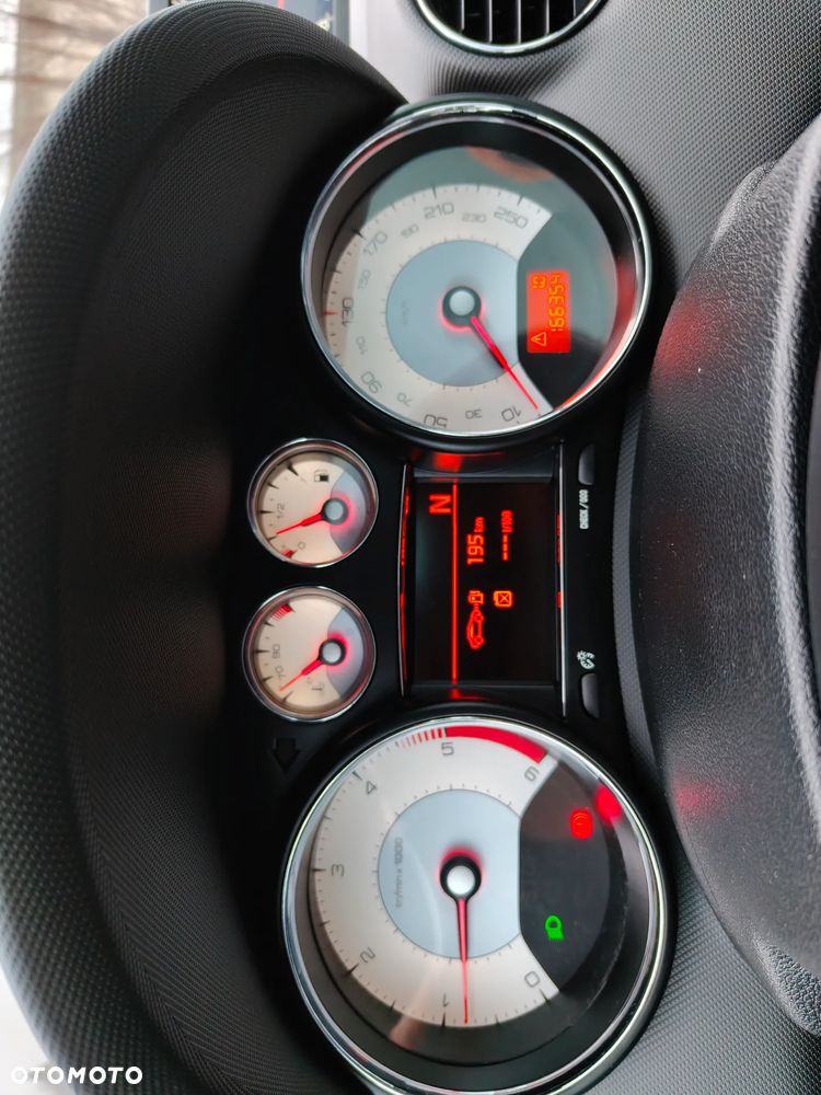 Peugeot 308 HDi FAP 110 EGS6 Business Line Niveau 1 - 26