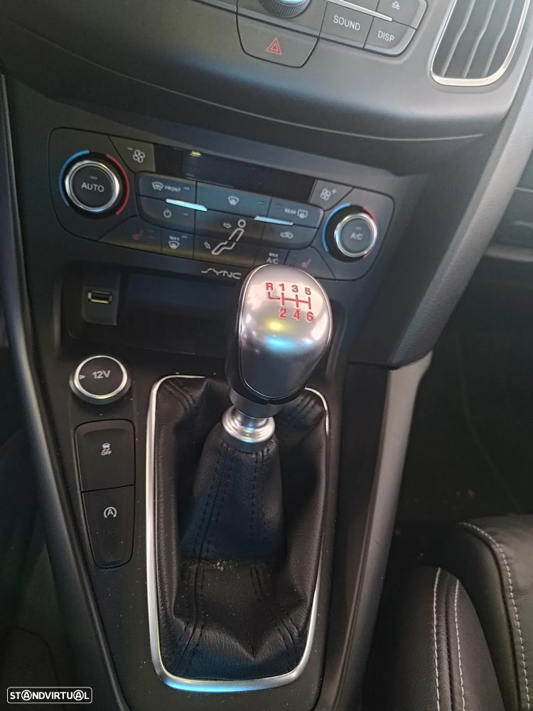 Ford Focus 2.0 EcoBoost ST c/ Pack Pele Exclusiva - 22