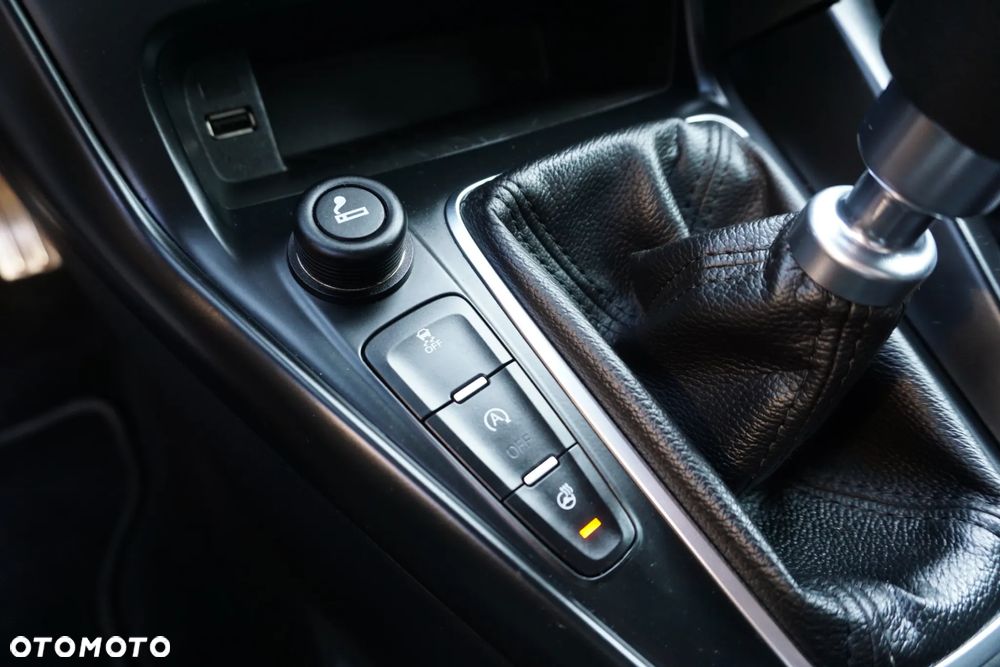 Ford Focus Turnier 2.0 EcoBoost ST mit Leder-Sport-Paket - 25