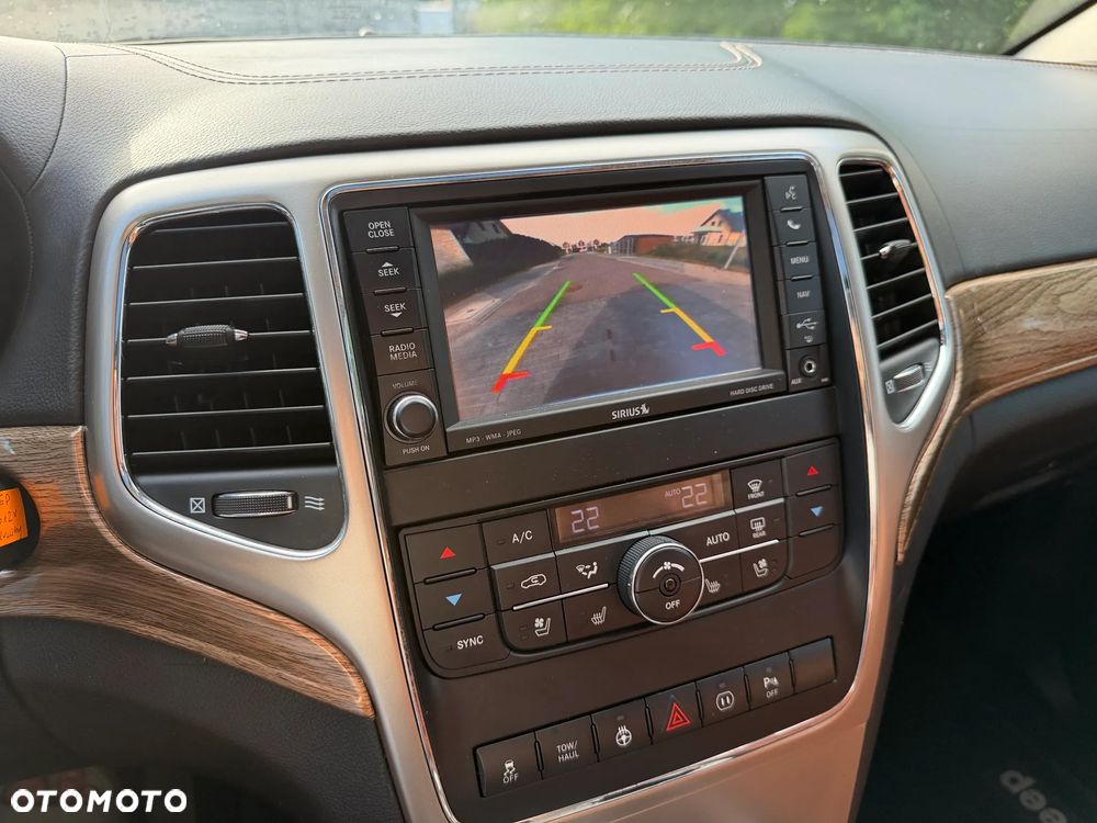 Jeep Grand Cherokee - 25