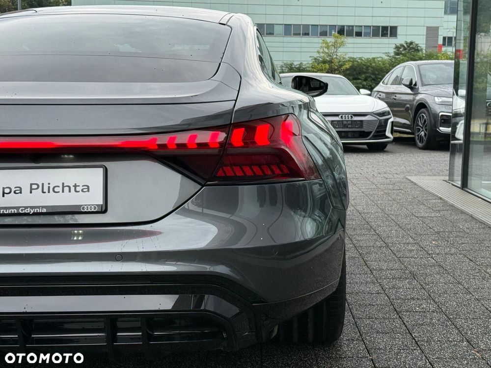 Audi e-tron GT - 12