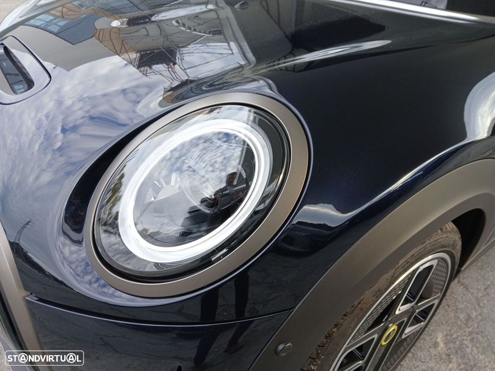 MINI Cabrio Cooper SE — photo 3