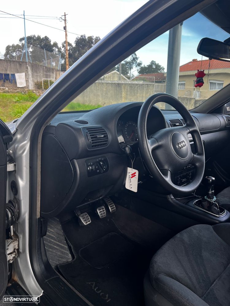 Audi A3 1.9 TDI Attraction - 2