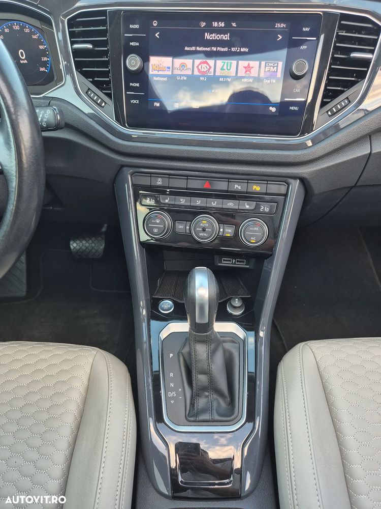 Volkswagen T-Roc - 17