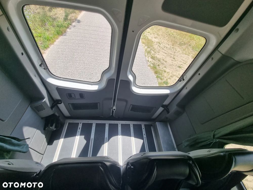 Volkswagen Crafter - 14