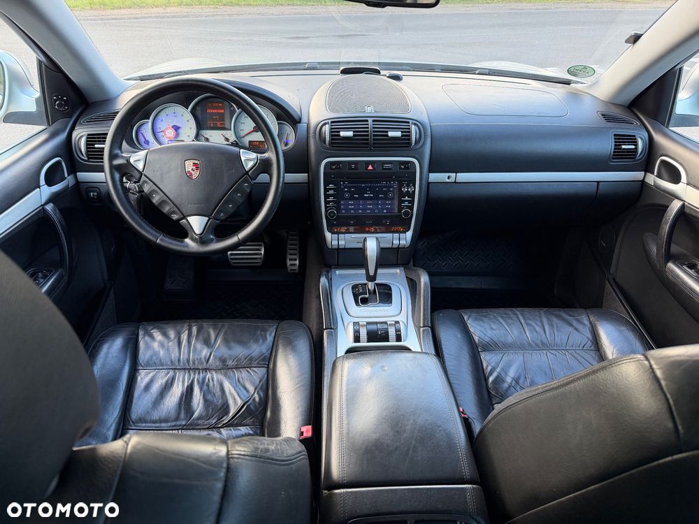 Porsche Cayenne - 10