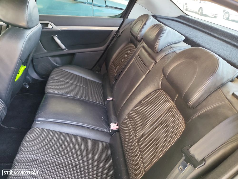 Peugeot 407 2.0 HDi Executive - 17