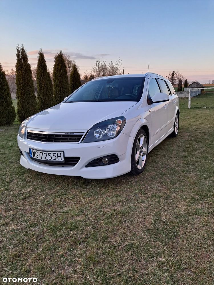 Opel Astra 1.9 CDTI DPF Cosmo - 1