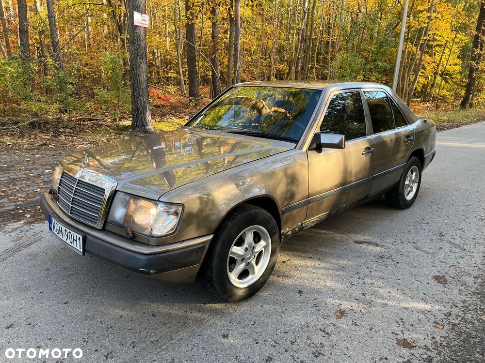 Mercedes-Benz W124 1989 photo 3