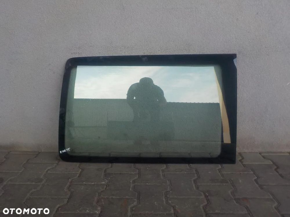 VW T5 SZYBA PRAWA BOCZNA PRAWY BOK TYŁ KRÓTKI