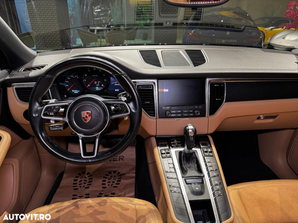 Porsche Macan - 16