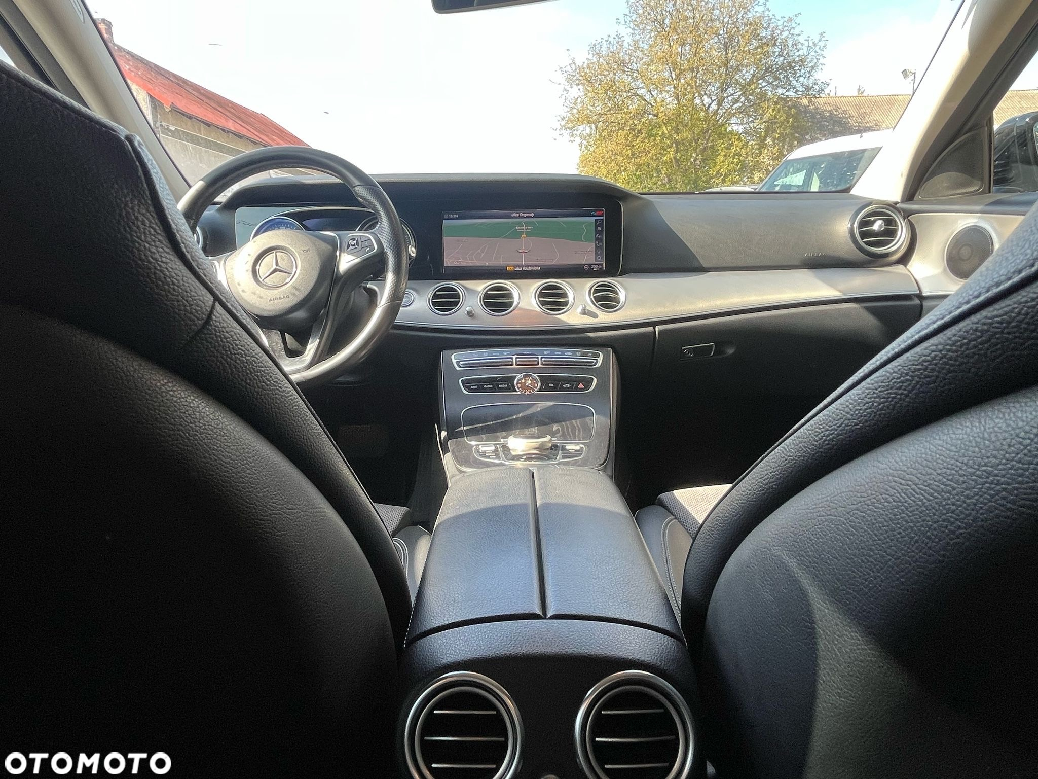 Mercedes-Benz Klasa E 220 d 9G-TRONIC AMG Line - 25