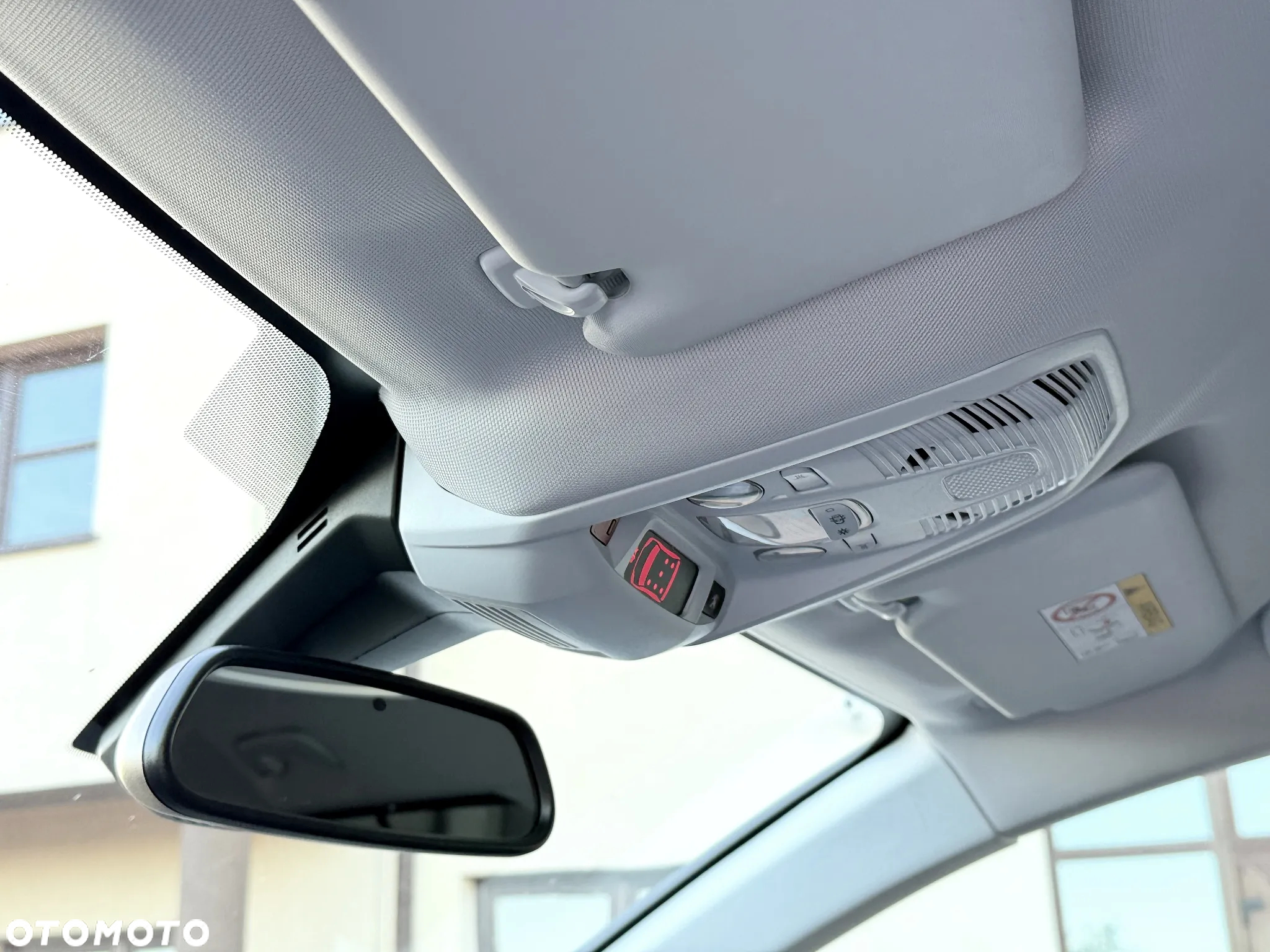 Peugeot 5008 1.6 PureTech Allure S&S EAT8 - 32
