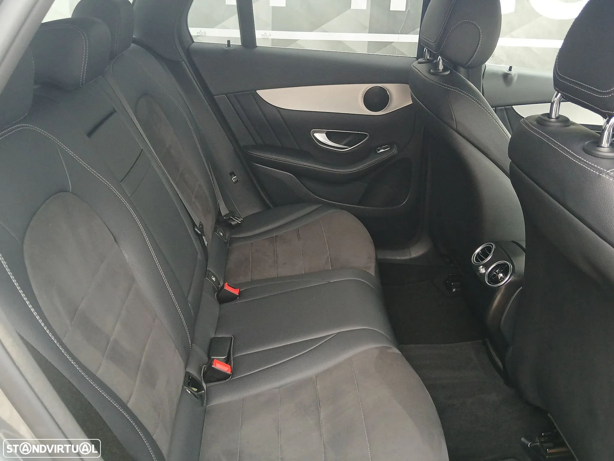 Mercedes-Benz GLC 250 d 4Matic 9G-TRONIC AMG Line - 45