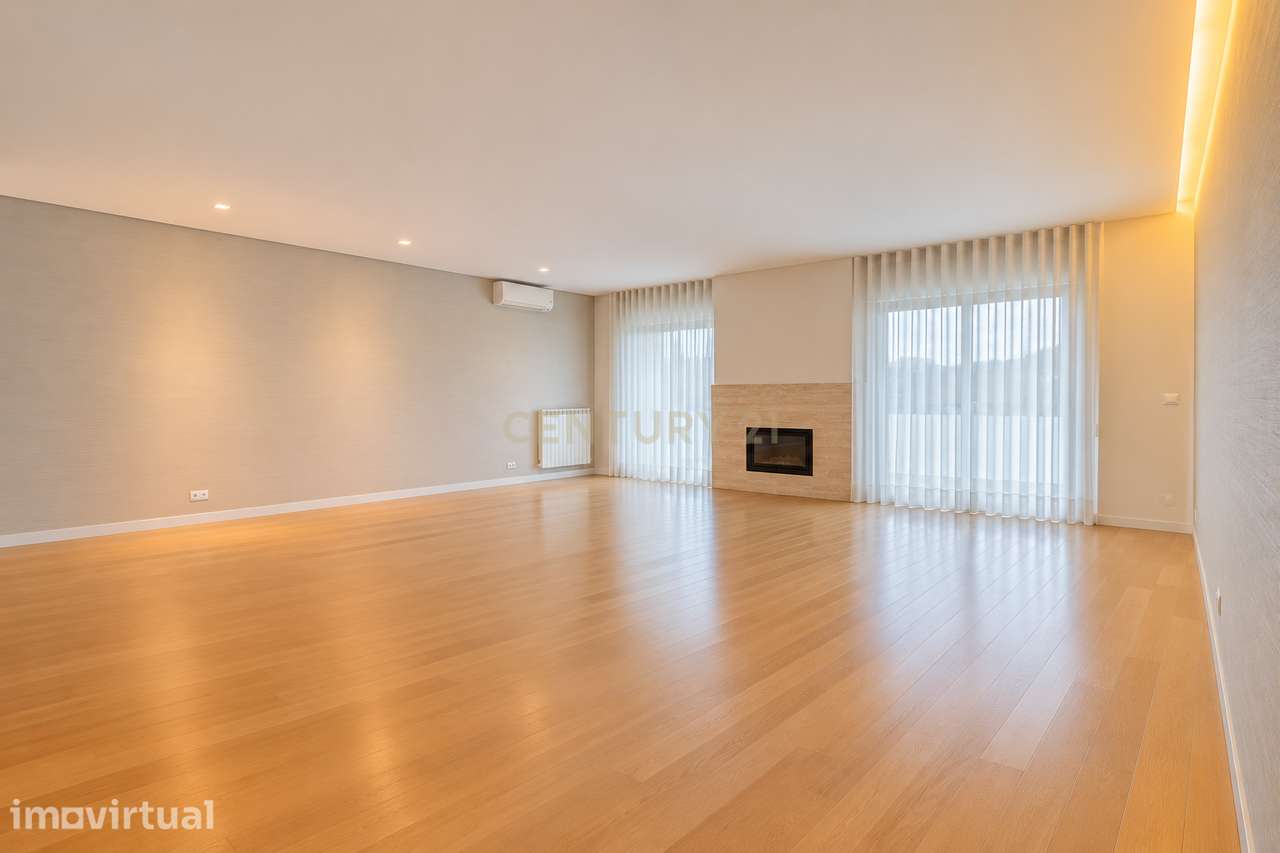 Apartamento T3 | 210 m² | Garagem fechada para 2 viaturas | Fraião, Br - Grande imagem: 2/31