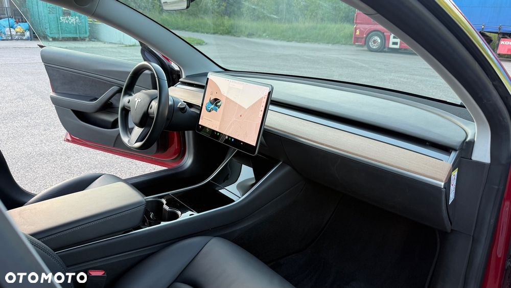 Tesla Model 3 Performance AWD - 26