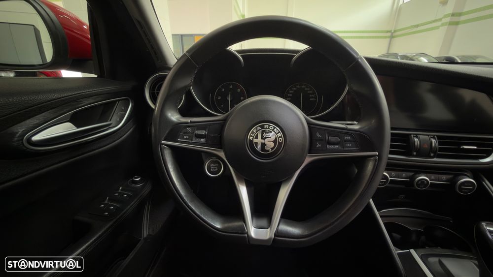 Alfa Romeo Giulia 2.2 D Sprint AT8 - 14