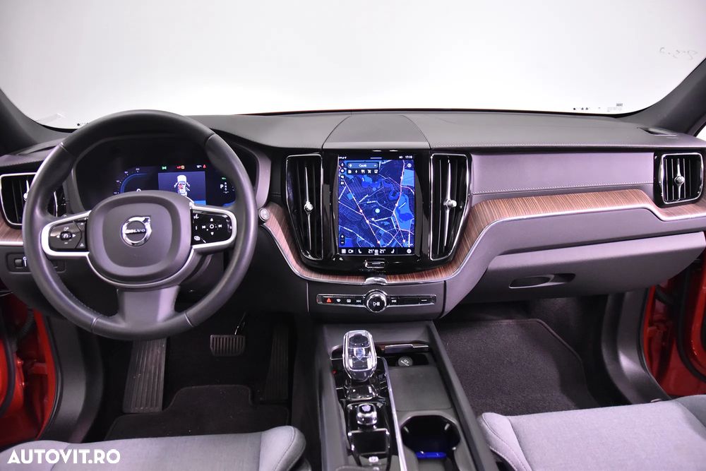 Volvo XC 60 T6 AWD Recharge Geartronic Inscription - 9