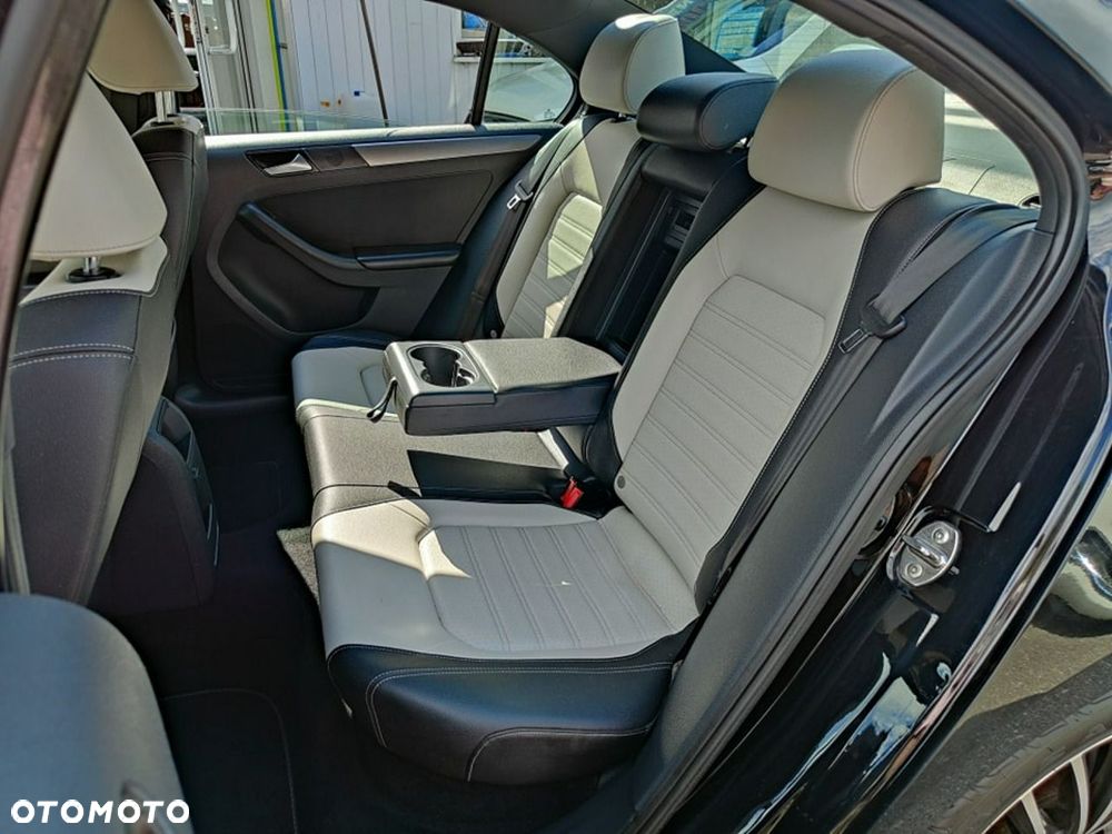 Volkswagen Jetta 1.8T SE - 31
