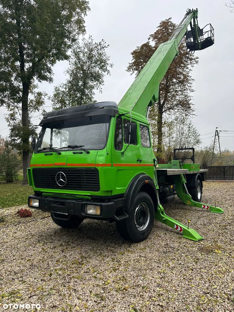Mercedes-Benz - 3