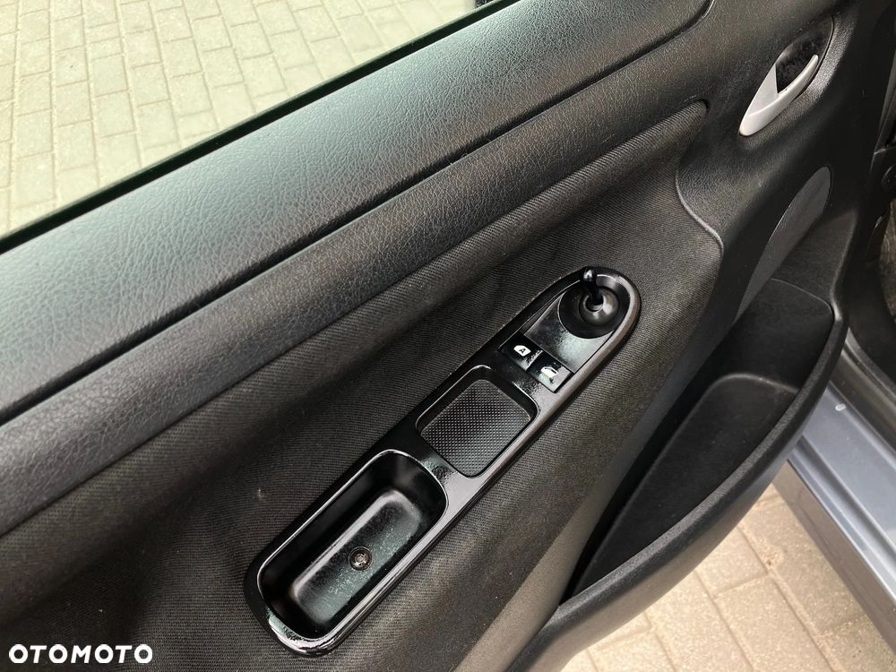 Peugeot 207 1.4 Active - 23