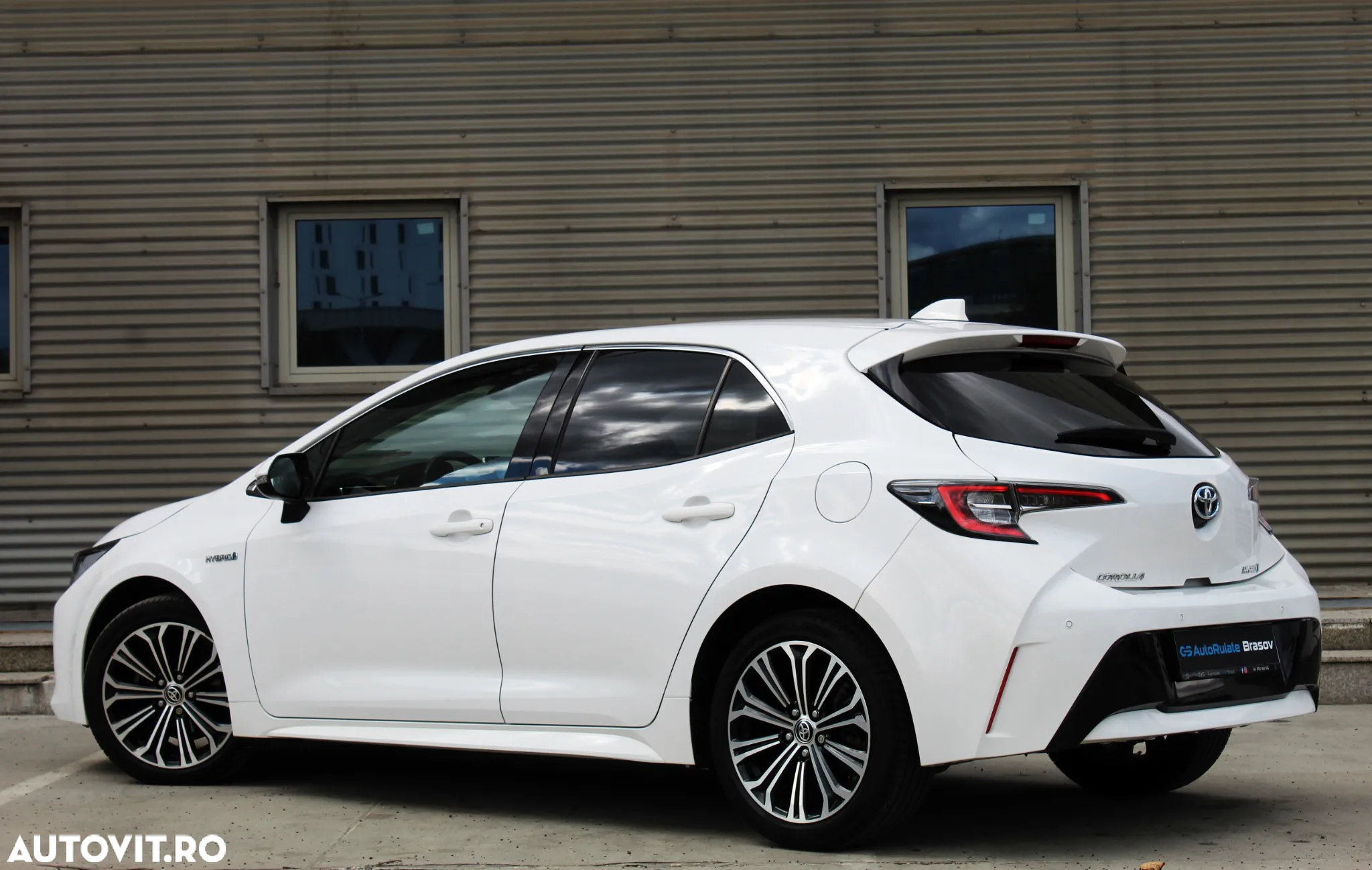 Toyota Corolla 1.8 HSD Exclusive interior Negru - 3