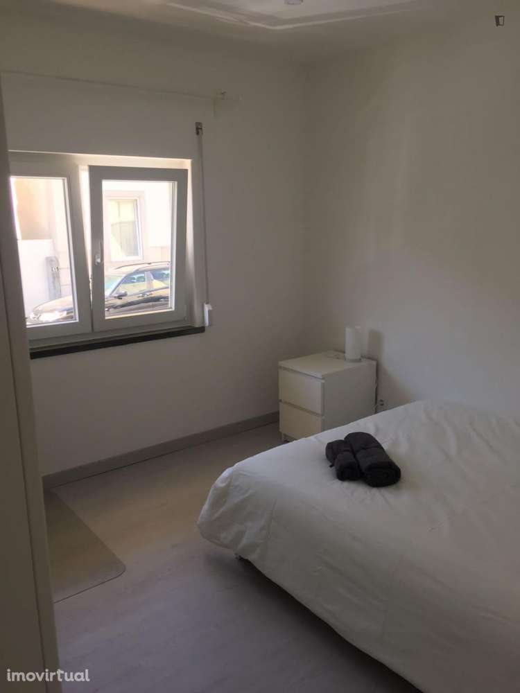 Quarto - localizado em Carcavelos Lisbon - Grande imagem: 5/12