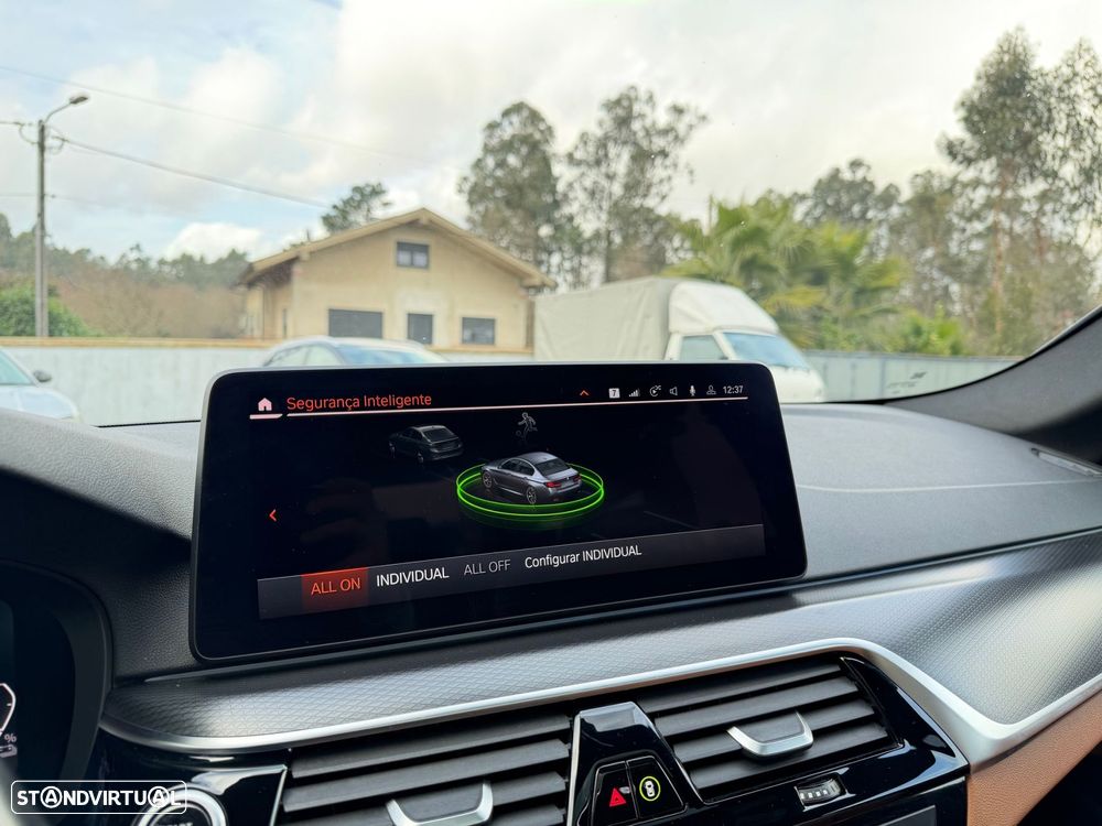 BMW 530 e Pack M - 17