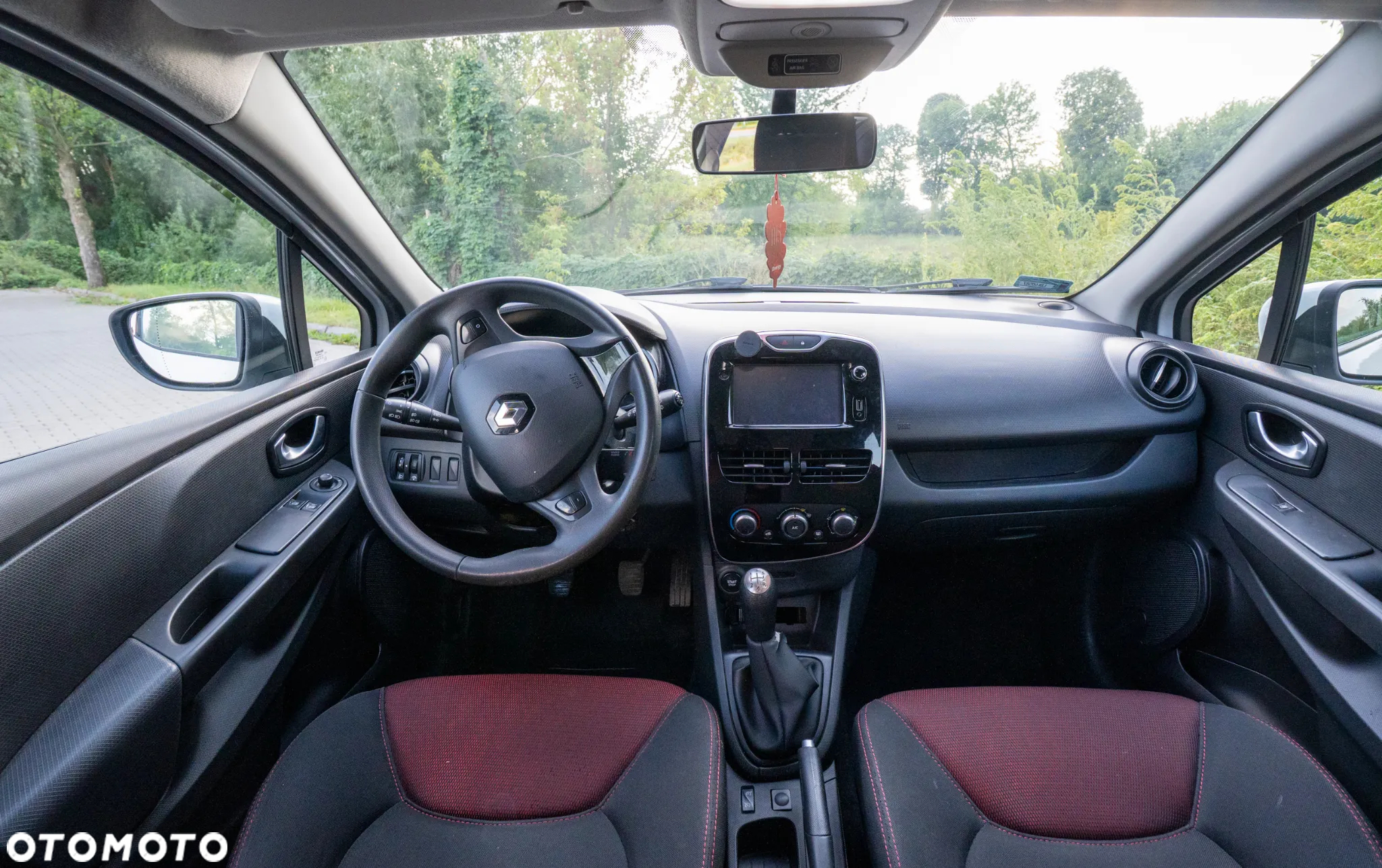Renault Clio - 11