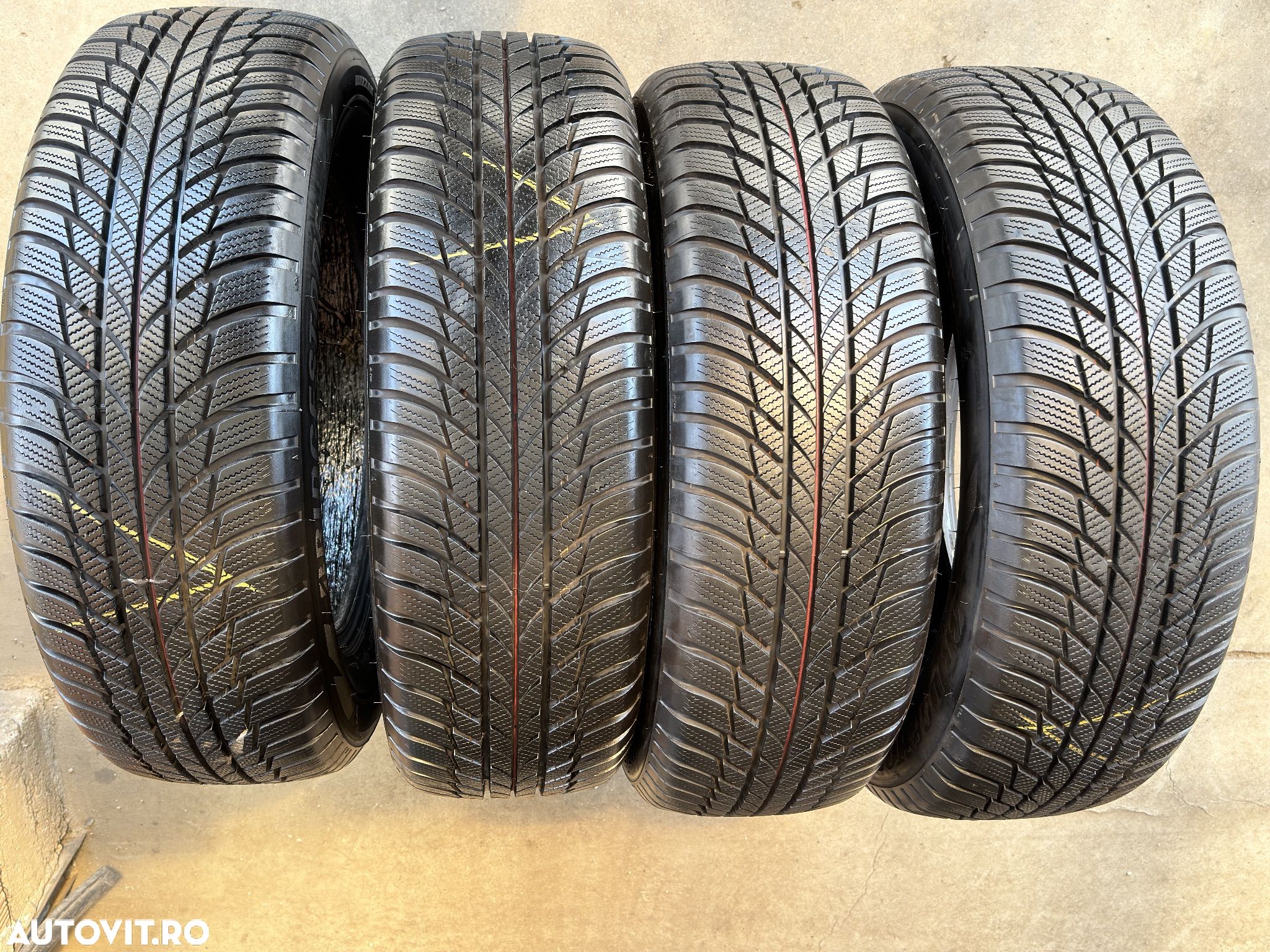 Vând 4 anvelope 215/65/17 bridgestone de iarnă ca noi - 1