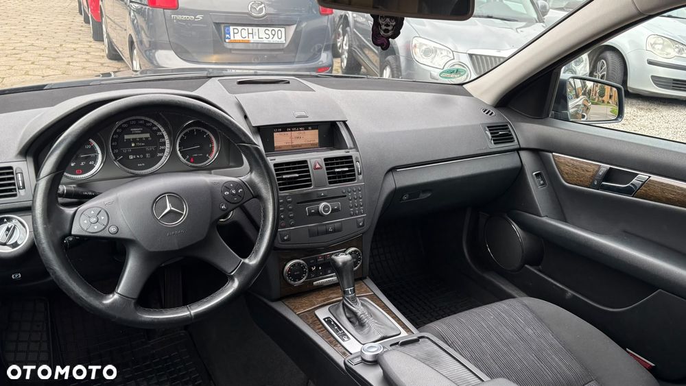 Mercedes-Benz Klasa C 220 CDI DPF Automatik BlueEFFICIENCY - 27