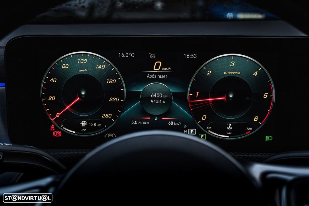 Mercedes-Benz CLA 200 - 40