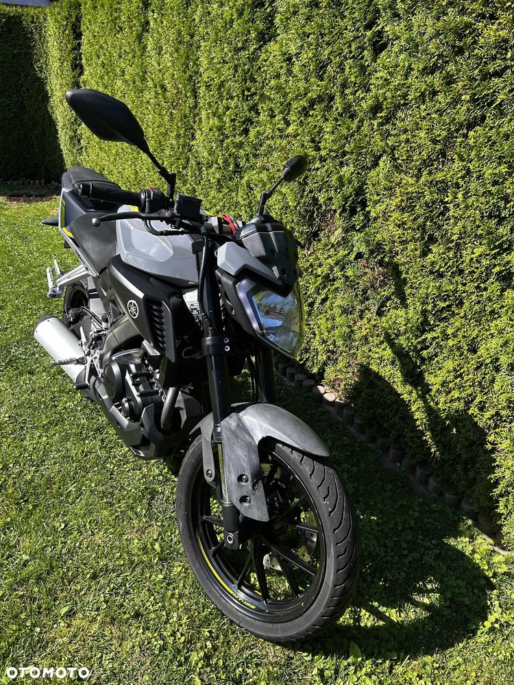 Yamaha MT - 12