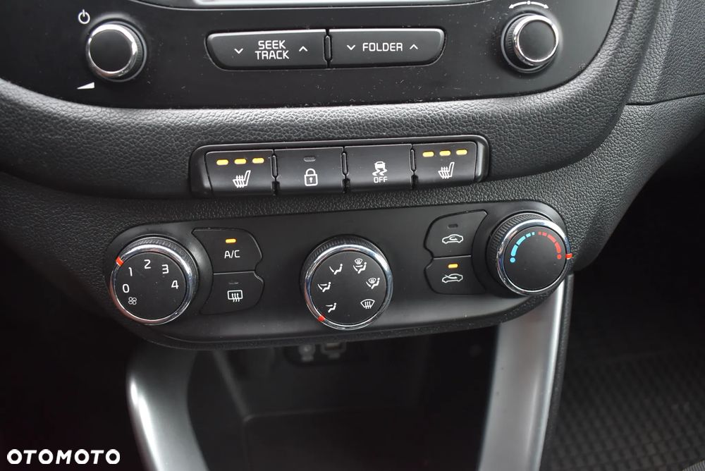 Kia Ceed 1.0 T-GDI 100 ISG Dream Team Edition - 17