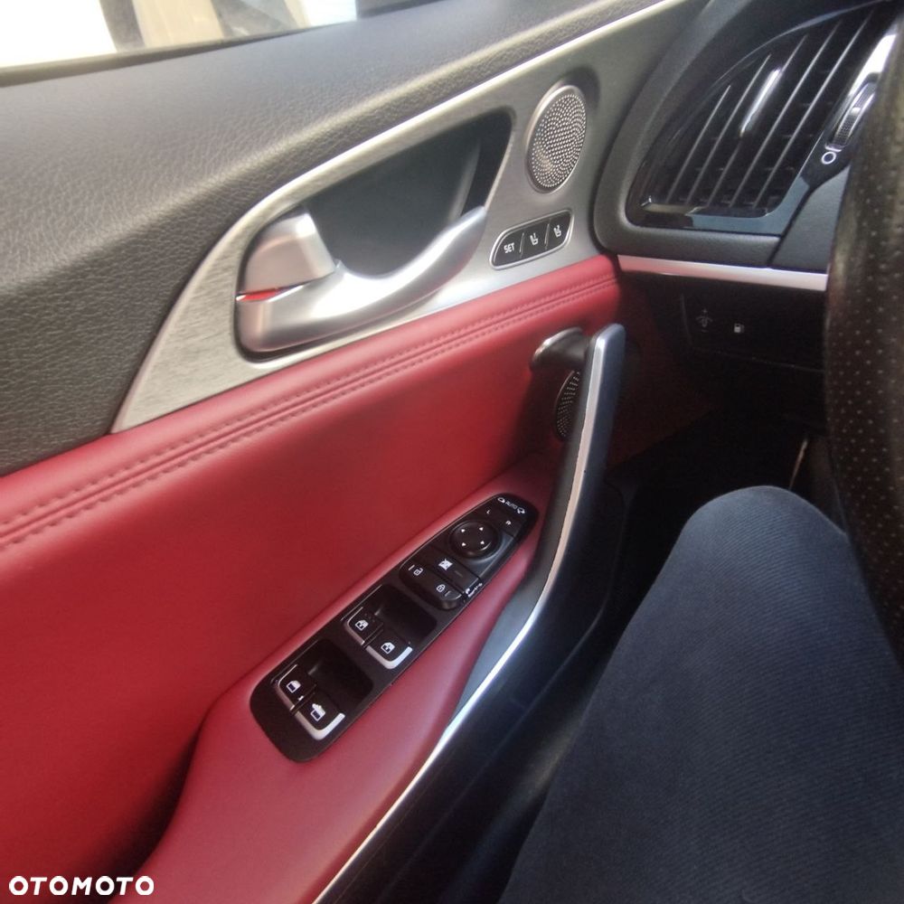 Kia Stinger - 3