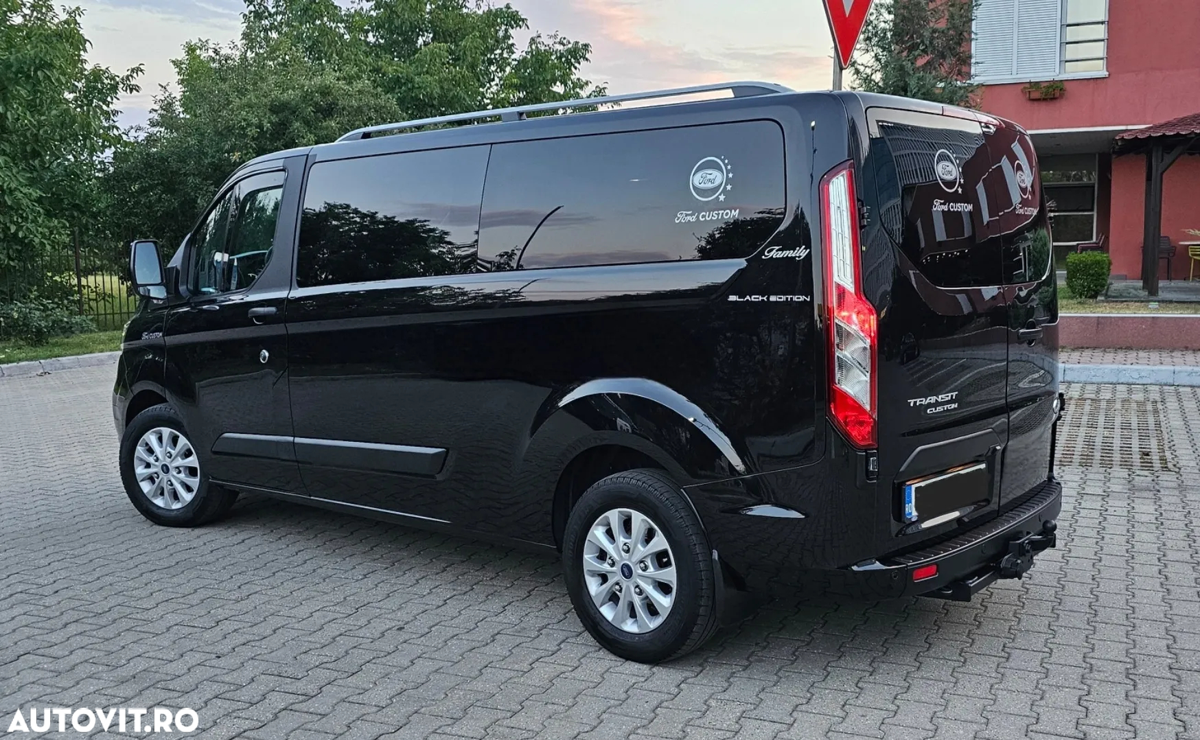 Ford Tourneo Custom - 2