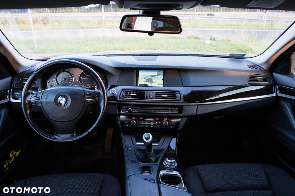 BMW Seria 5 520d - 7