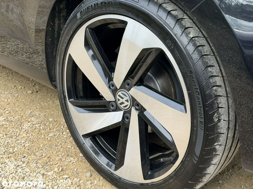 Volkswagen Golf - 11