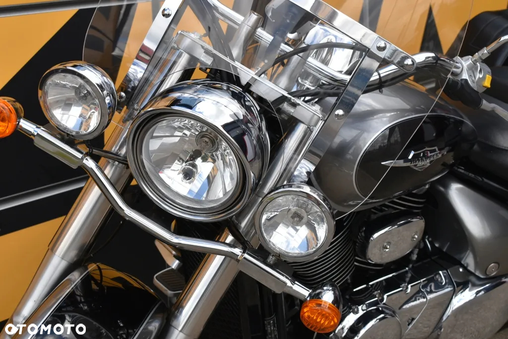 Suzuki Intruder - 23
