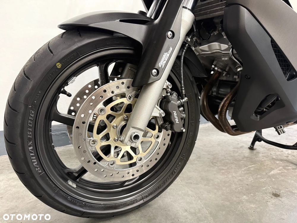 Honda VFR - 10