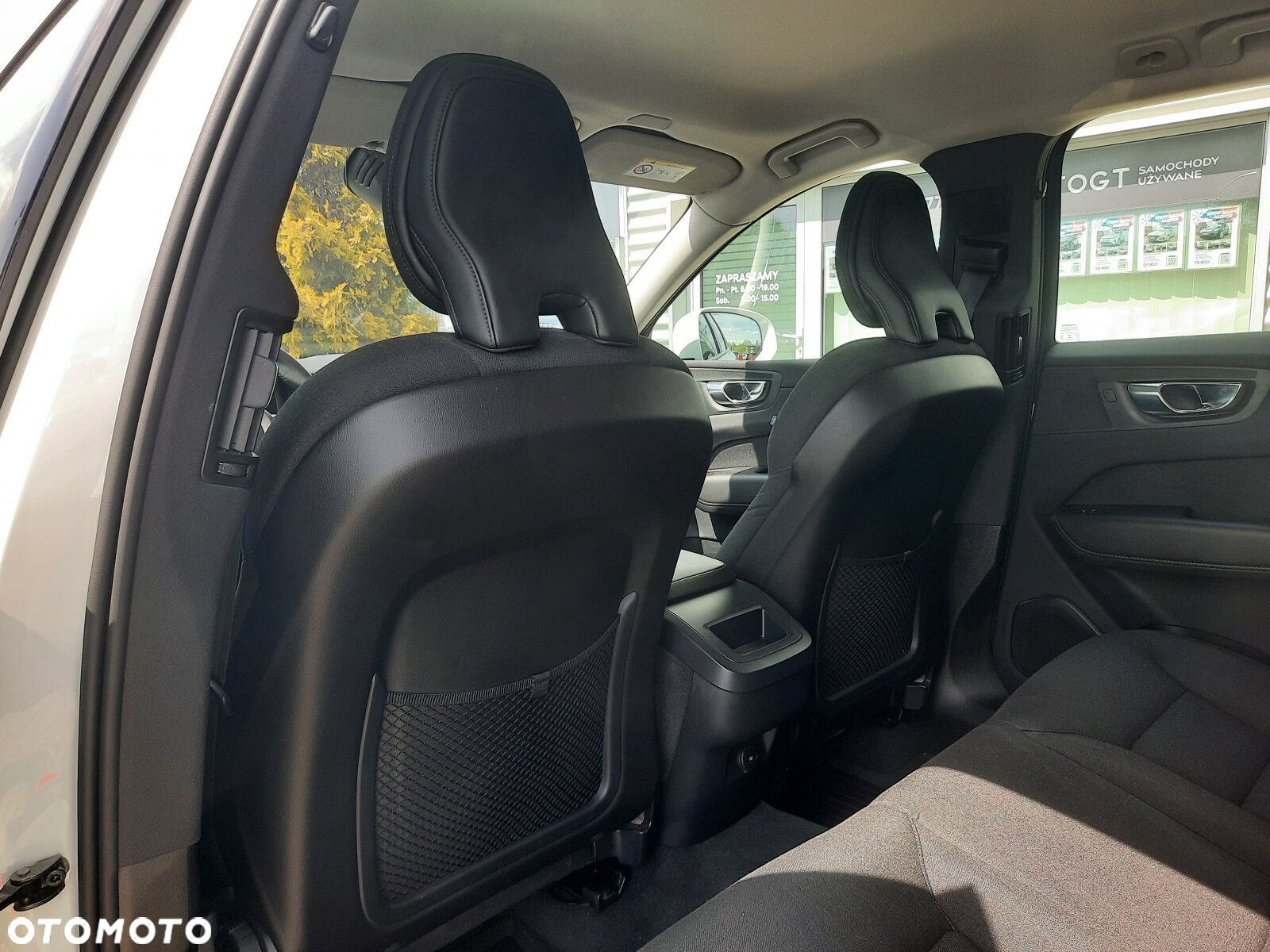 Volvo XC 60 B4 B Momentum - 16